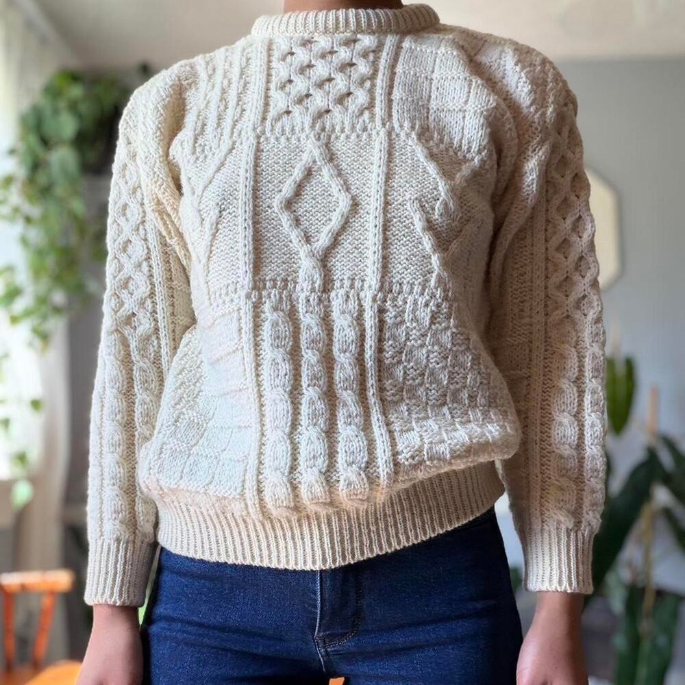 Vintage Irish Aran wool sweater cream cable knit (XS/S)